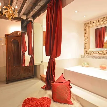 Zattere Close To Guggenheim * Venedig